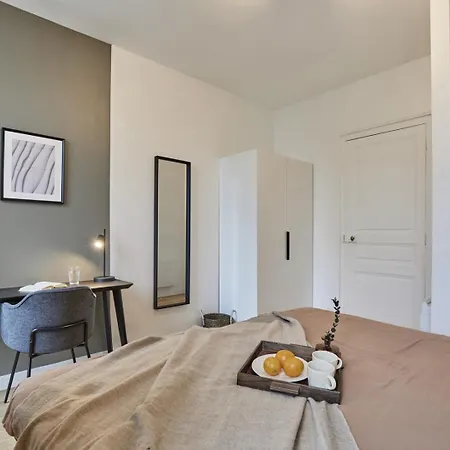 Yanoa - 4 A Madeleine